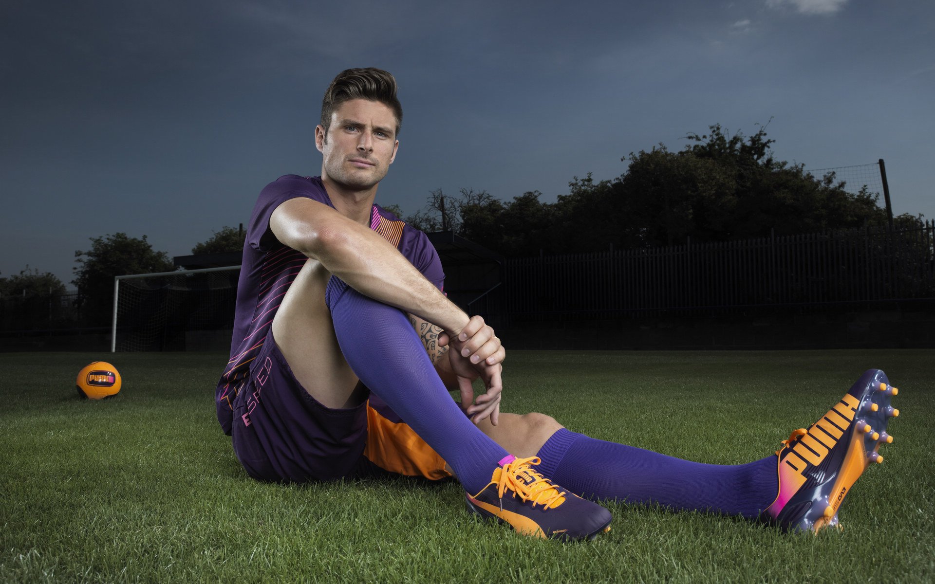 中国男篮用汗水赢得未来，中国男篮用球