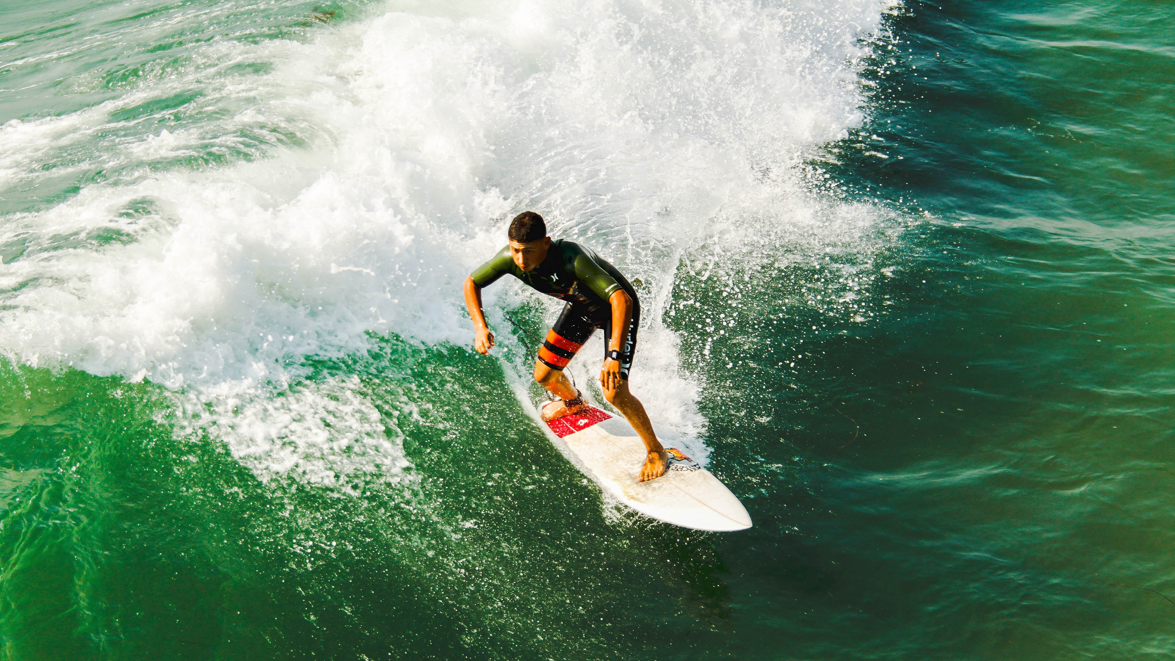 曼城盯上21岁黄金后卫瓜帅一句话:这孩子我必须要,曼城边后卫