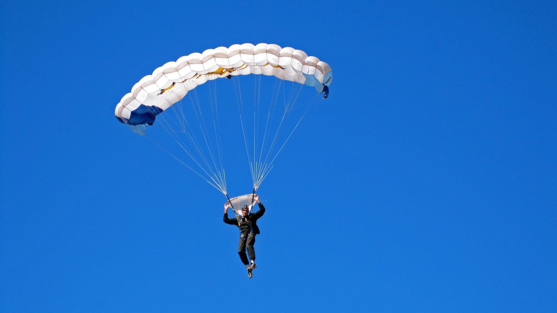 LOL S16版本提前引争议玩家直呼：今年世界赛很可能乱杀，英雄联盟世界赛16强